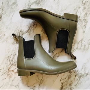 a new day | Chelsea rubber rain boots, 6